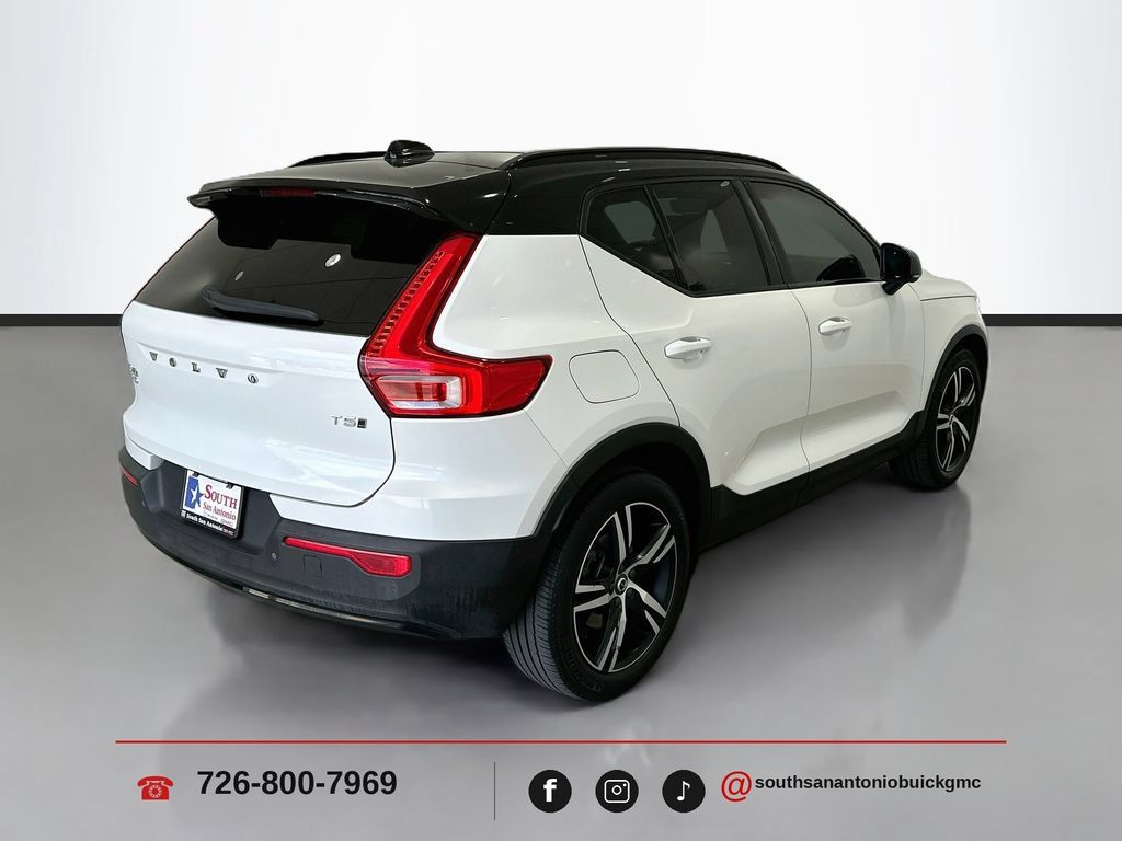 Used 2022 Volvo XC40 T5 R-Design w/ Advanced Package AWD/4WD image 8
