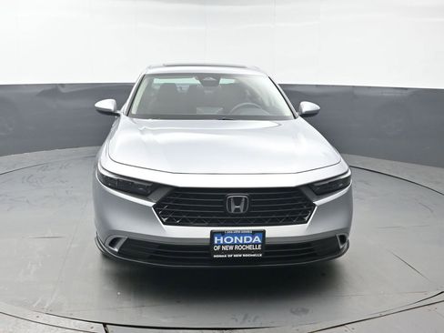 Used 2023 Honda Accord EX image 9