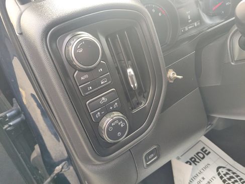 Used 2020 Chevrolet Silverado 1500 Custom w/ Custom Value Package AWD/4WD image 26