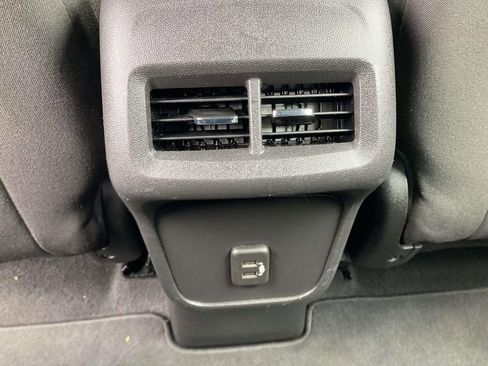 Used 2021 Chevrolet Equinox LS AWD/4WD image 18