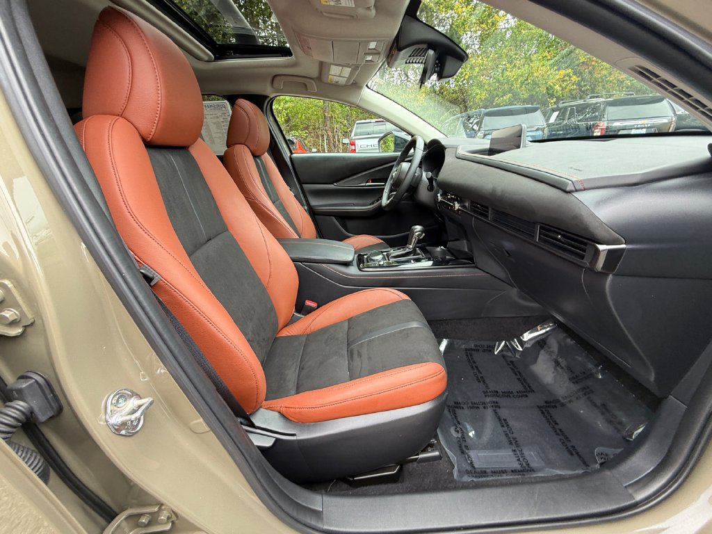 Used 2025 MAZDA CX-30 Carbon AWD/4WD image 27