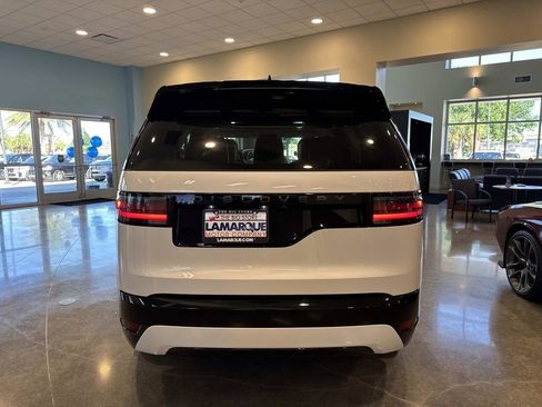 Used 2025 Land Rover Discovery Dynamic SE AWD/4WD image 7
