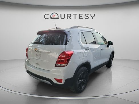 Used 2021 Chevrolet Trax LT FWD image 18