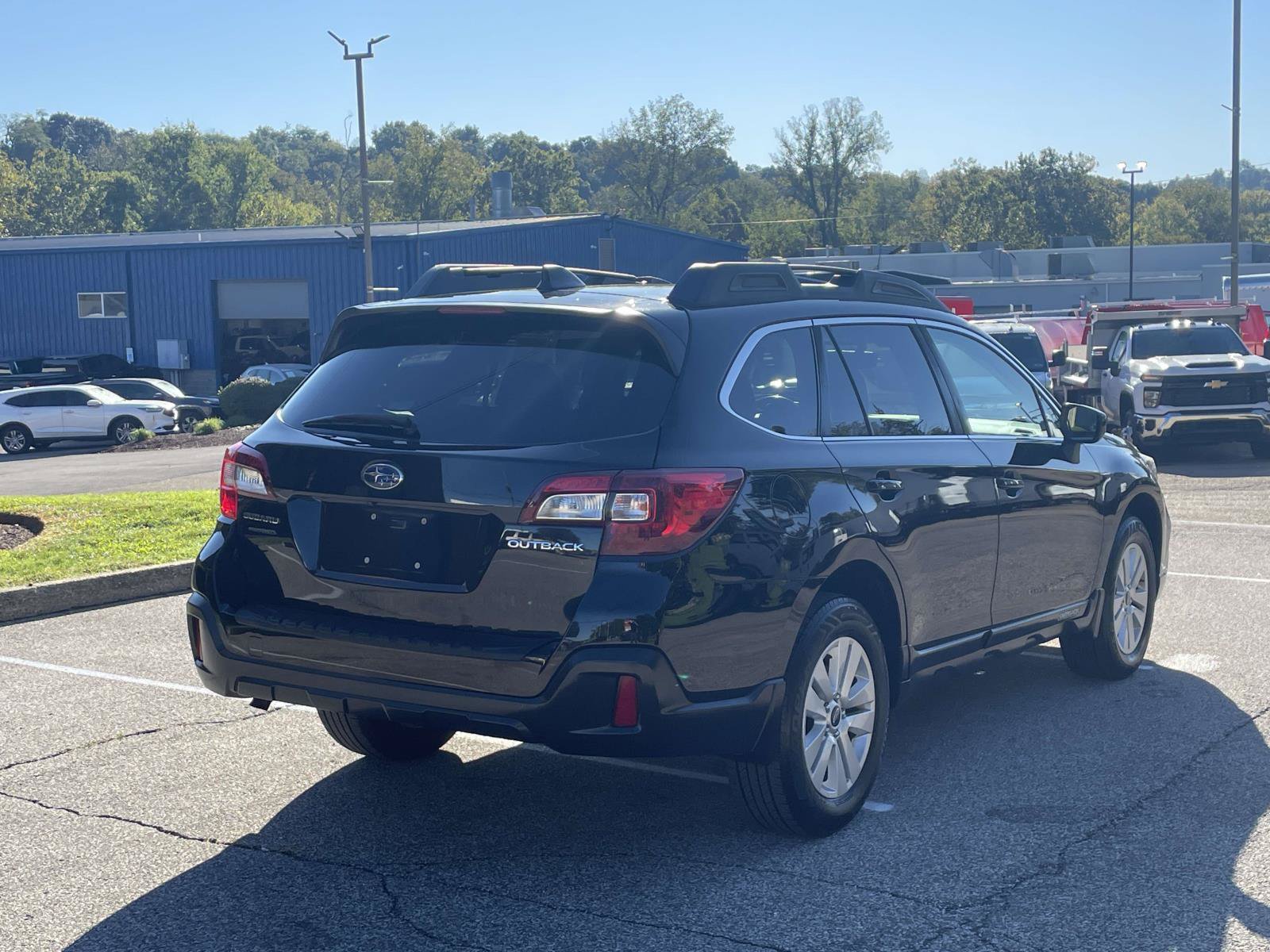 Used 2019 Subaru Outback 2.5i Premium w/ Popular Package #2 AWD/4WD image 3