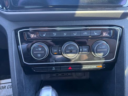 Used 2020 Volkswagen Atlas Cross Sport SEL image 26