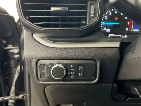 Used 2020 Ford Explorer XLT w/ Comfort Package image 18