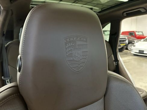 Used 2015 Porsche Cayenne Turbo w/ Premium Plus Package AWD/4WD image 37