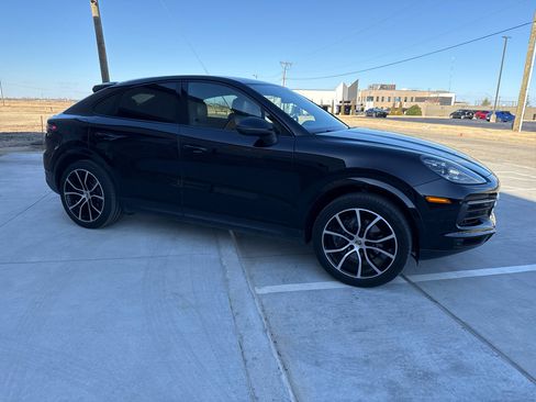 Used 2020 Porsche Cayenne image 7