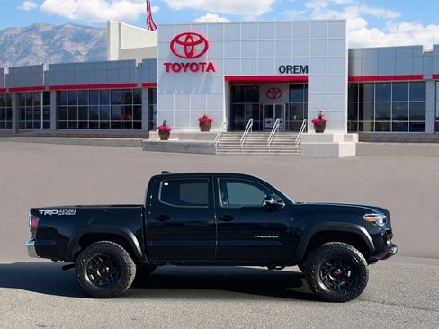 Used 2023 Toyota Tacoma TRD Off-Road AWD/4WD image 3