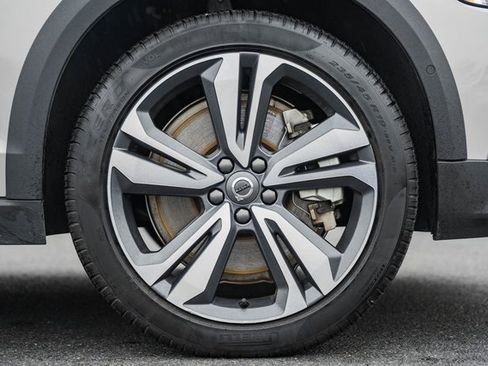 Used 2025 Volvo V60 B5 Cross Country Plus image 18