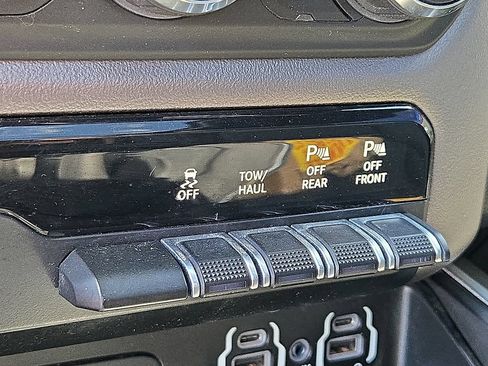 Used 2019 RAM 1500 Big Horn AWD/4WD image 26