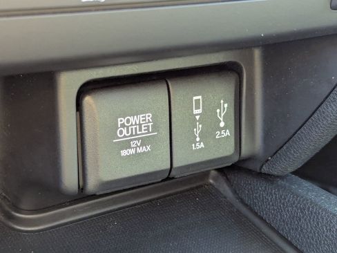 Used 2018 Honda Pilot Touring image 23