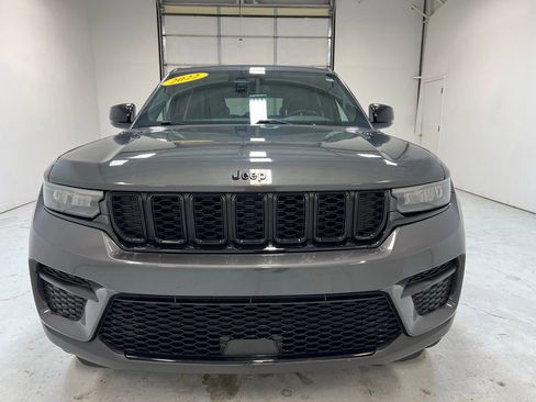 Used 2022 Jeep Grand Cherokee Altitude image 13