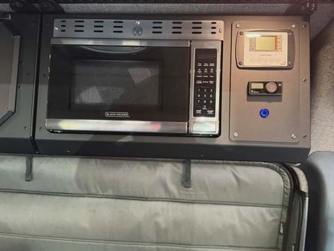 Used 2024 Mercedes-Benz Sprinter 2500 image 93