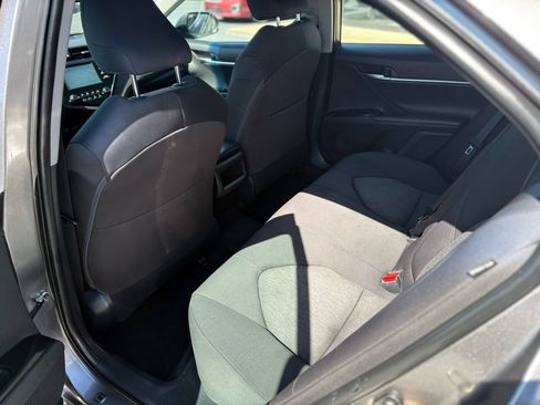 Used 2018 Toyota Camry LE FWD image 9