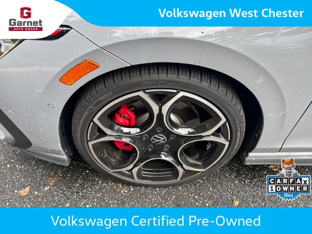 Certified 2025 Volkswagen GTI Autobahn FWD image 16