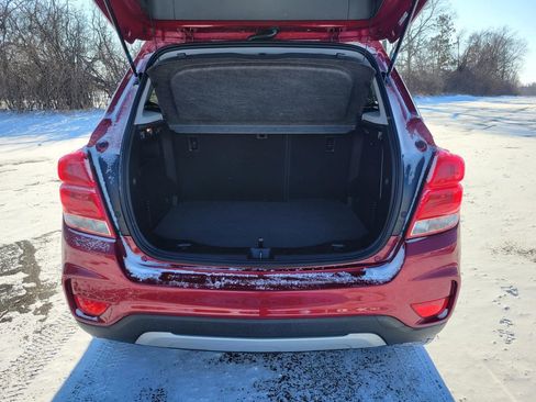 Used 2019 Chevrolet Trax LT w/ LT Convenience Package image 24