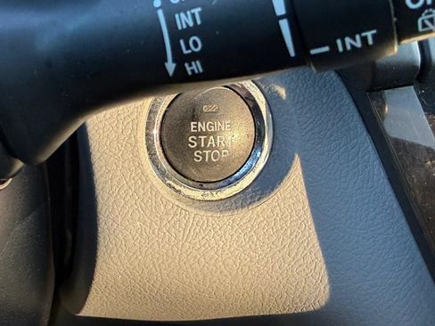 Used 2018 Toyota Sienna XLE FWD image 39