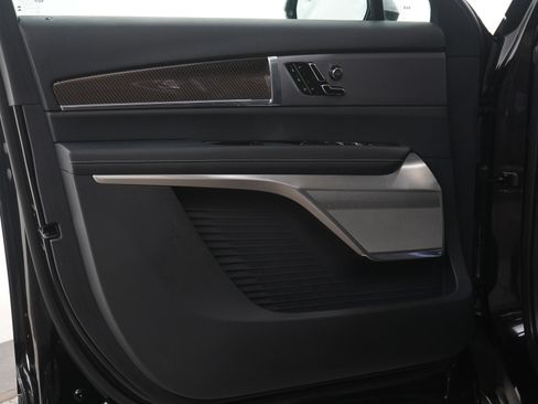 Used 2026 Cadillac Vistiq Luxury image 23