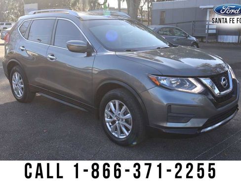 Used 2017 Nissan Rogue SV image 5