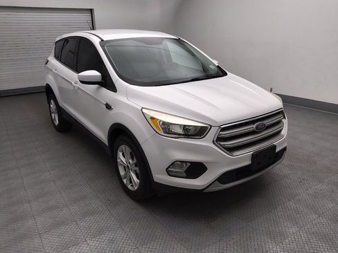 Used 2017 Ford Escape SE FWD image 13