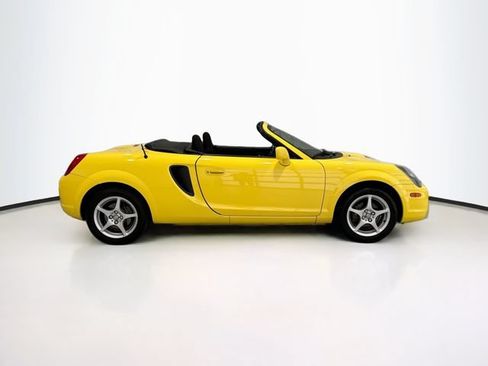 Used 2001 Toyota MR2 RWD image 8