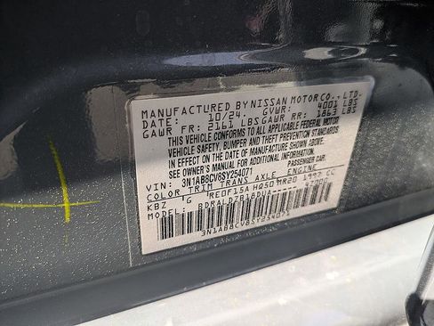 Used 2025 Nissan Sentra SV image 41