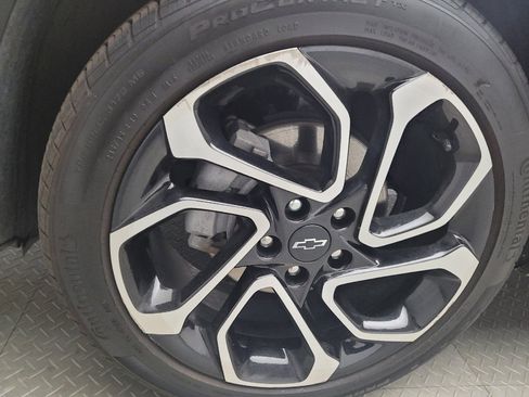 Used 2024 Chevrolet Trax RS w/ Sunroof Package FWD image 31