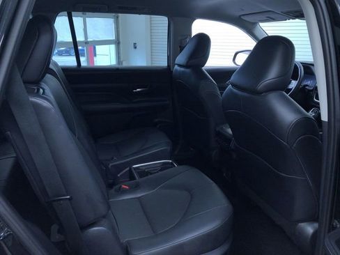 Certified 2025 Toyota Grand Highlander AWD image 21