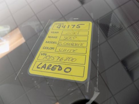 Used 2024 Jeep Grand Cherokee Laredo w/ MOPAR Finishing Package image 30