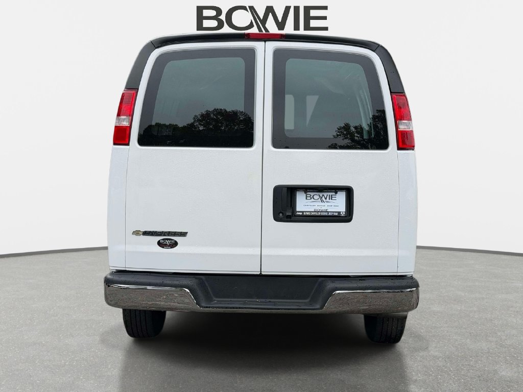 Used 2025 Chevrolet Express 2500 w/ Driver Convenience Package RWD image 3