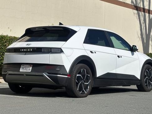 Used 2024 Hyundai Ioniq 5 SE image 4