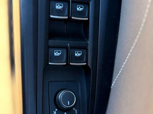 Used 2021 Volkswagen Atlas Cross Sport SE FWD image 15