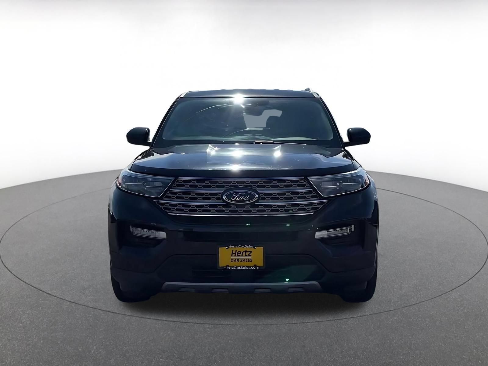 Used 2023 Ford Explorer Limited AWD/4WD image 4
