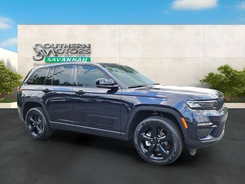Used 2024 Jeep Grand Cherokee Limited w/ Black Appearance Package AWD/4WD image 7