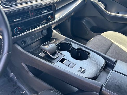 Used 2025 Nissan Rogue SV FWD image 42