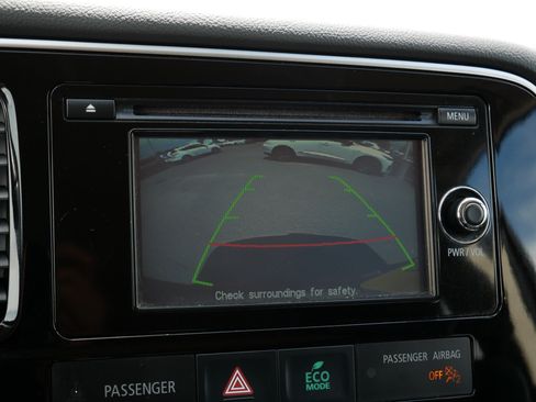 Used 2015 Mitsubishi Outlander SE FWD image 27
