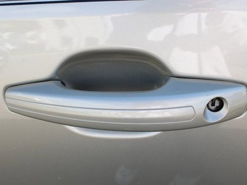 Used 2017 Lincoln MKC Reserve w/ Lincoln MKC Climate Package image 9