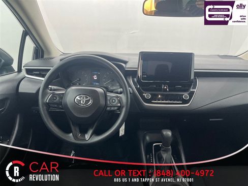 Used 2024 Toyota Corolla LE FWD image 39