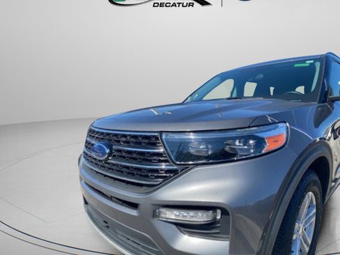 Used 2021 Ford Explorer XLT w/ Equipment Group 202A image 5