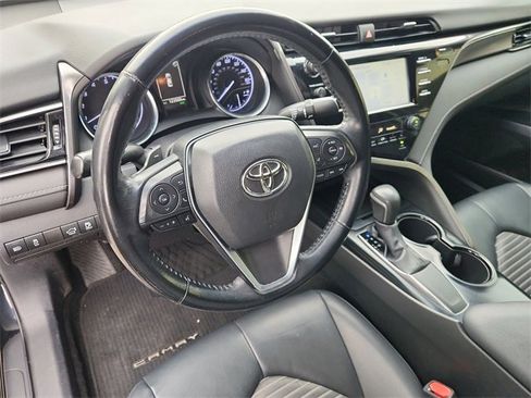 Used 2019 Toyota Camry SE w/ Convenience Package image 10