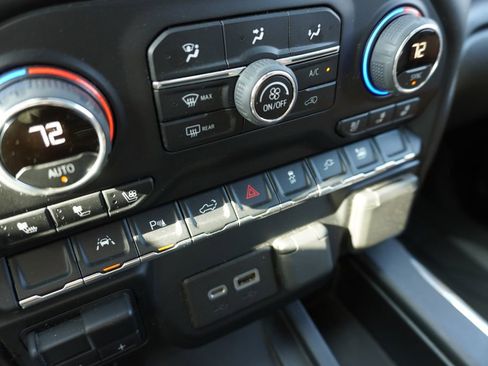 Used 2022 Chevrolet Silverado 1500 High Country w/ Technology Package image 19