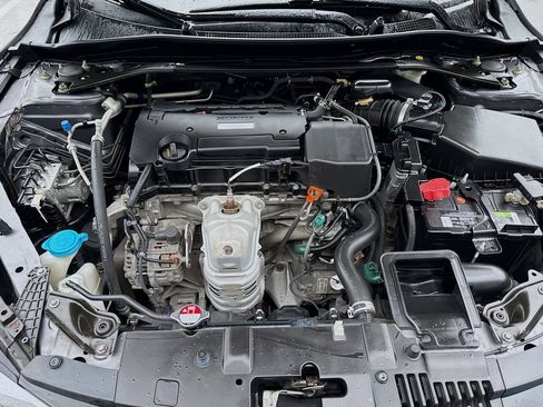 Used 2017 Honda Accord EX image 21