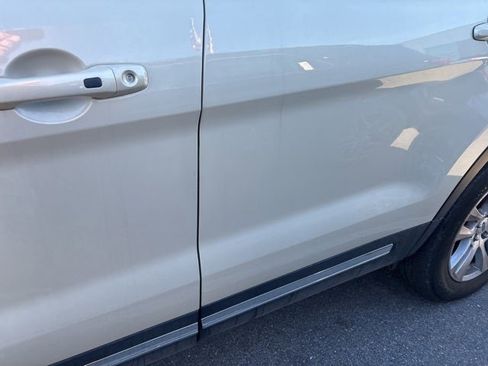 Used 2018 Ford Explorer XLT w/ Equipment Group 202A image 5