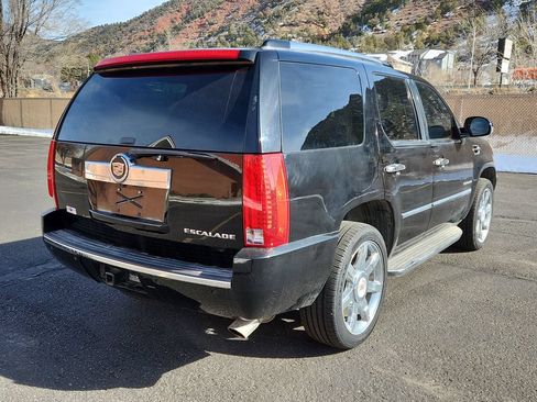 Used 2013 Cadillac Escalade Luxury AWD/4WD image 3