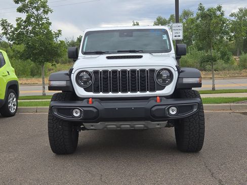 Used 2025 Jeep Gladiator Mojave w/ Convenience Group AWD/4WD image 2
