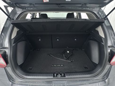 Used 2025 Hyundai Venue SEL image 15