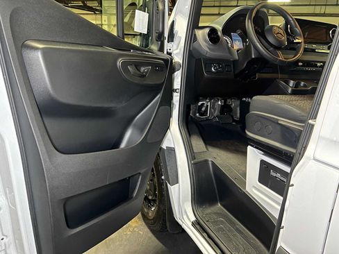Used 2026 Mercedes-Benz Sprinter 2500 image 20