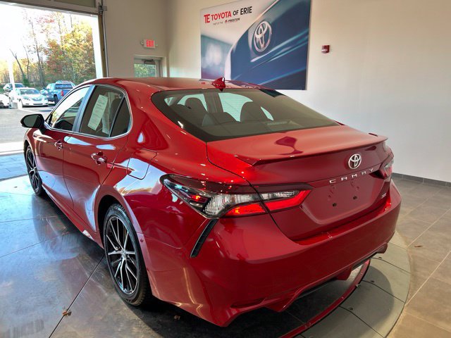 Used 2023 Toyota Camry SE FWD image 4