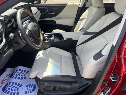 Used 2025 Lexus ES 350 Ultra Luxury FWD image 12